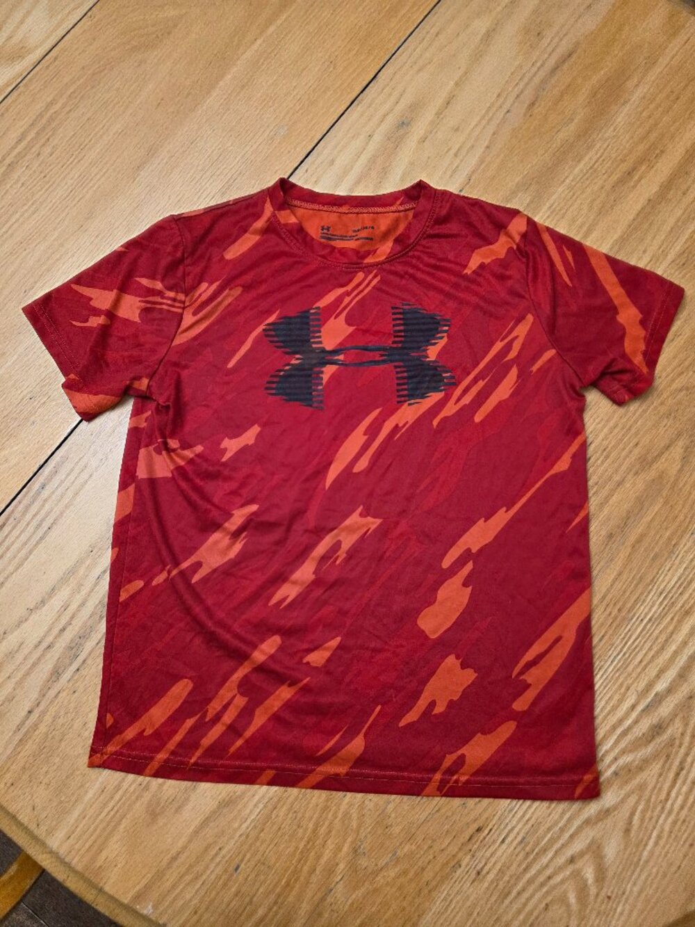 Under Armour Youth Red Athletic T-Shirt Size Large